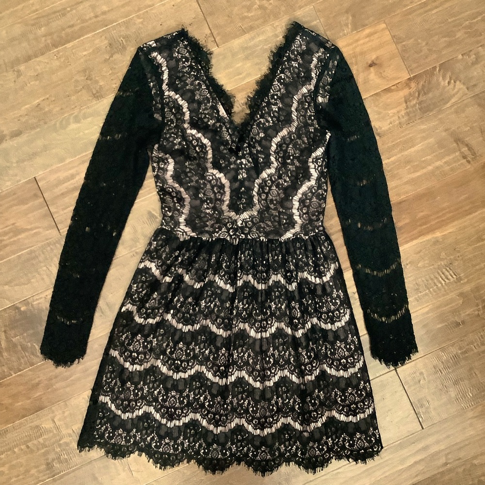 Dolce Vita V Neck Front and Back Black Lace Over Pink Lining Long Sleeve